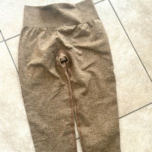 NVGNT scrunch leggings